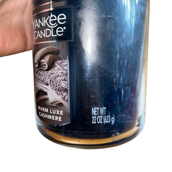 New Yankee Candle 22 oz Warm Luxe Cashmere Jar Candle - Picture 4 of 4